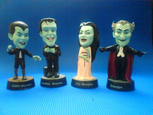 FAMILIA MONSTERS